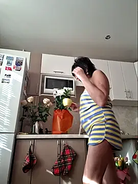 LaliaMia online show from 03-22-25, 04:35