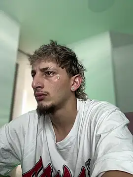 Snapshot of ZarcooX chatting on 04-07-26, 09:15 ZarcooX online show from 04-07-26, 09:15