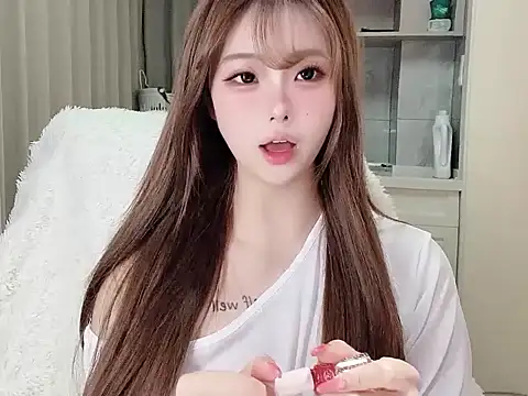 Snapshot of xiaoyugan_cute chatting on 04-06-26, 03:02 xiaoyugan cute online show from 04-06-26, 03:02