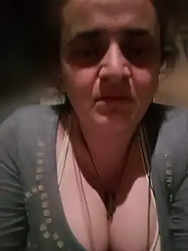 Snapshot of AnabelBexley chatting on 04-14-26, 06:25 AnabelBexley online show from 04-14-26, 06:25