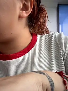 Snapshot of ziara_white chatting on 04-14-26, 06:58 ziara white online show from 04-14-26, 06:58