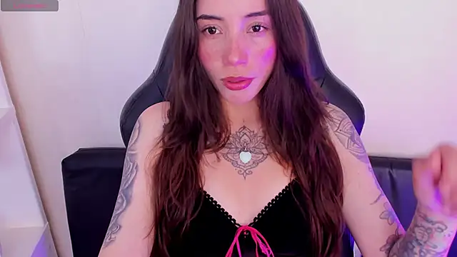 Snapshot of Cata_Jonees chatting on 04-20-26, 07:15 Cata Jonees online show from 04-20-26, 07:15