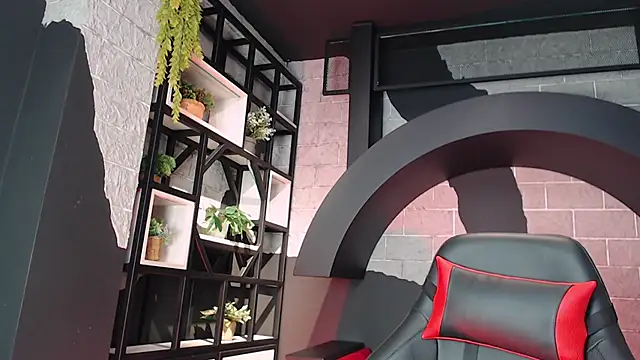 Snapshot of TINIFOX chatting on 04-08-26, 01:33 TINIFOX online show from 04-08-26, 01:33