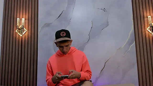 Ethanhot os online show from 04-08-26, 06:52