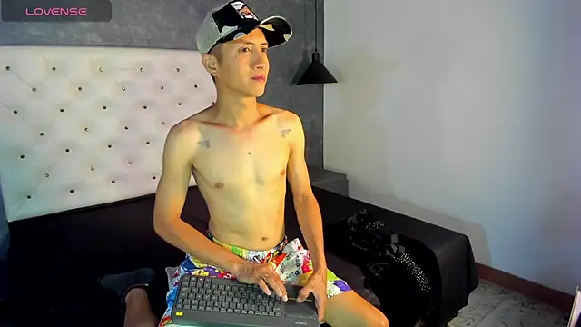 Jara Chick online show from 04-13-26, 07:52