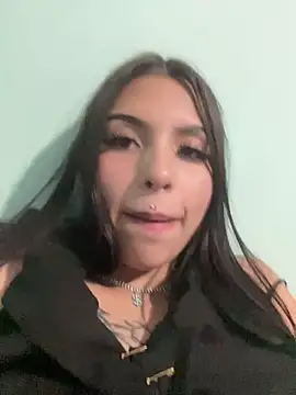 Snapshot of evelott_allenx chatting on 05-26-26, 03:46 evelott allenx online show from 05-26-26, 03:46