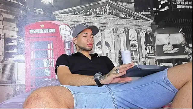 Snapshot of Daniel_huge22 chatting on 04-10-26, 01:38 Daniel huge22 online show from 04-10-26, 01:38