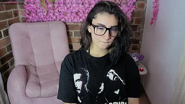 darknesscosplayer56 online show from 04-07-26, 07:58