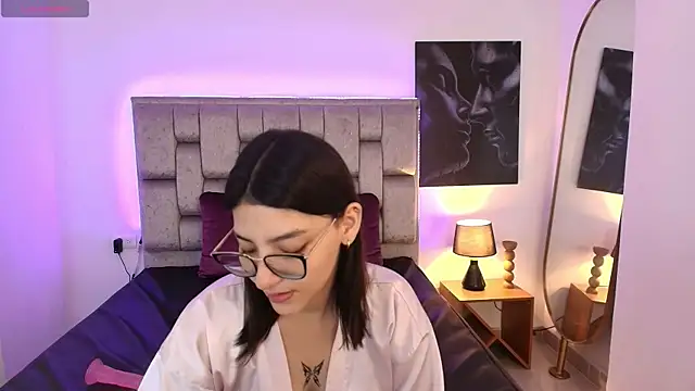 Snapshot of candy_tina chatting on 04-17-26, 02:09 candy tina online show from 04-17-26, 02:09
