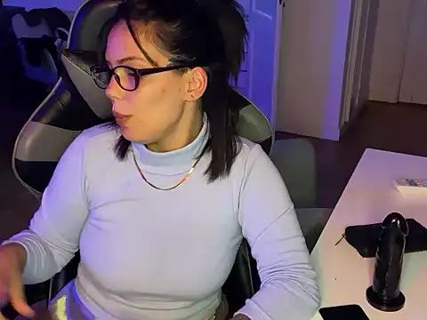 Snapshot of anestesia_5 chatting on 04-07-26, 01:17 anestesia 5 online show from 04-07-26, 01:17