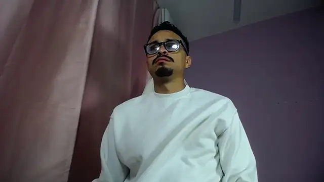 Snapshot of Amir_guy_ chatting on 05-09-26, 12:43 Amir guy online show from 05-09-26, 12:43