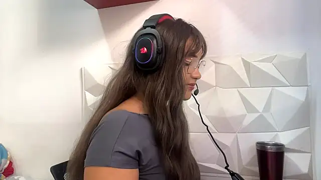 IsisValentine online show from 04-10-26, 04:01