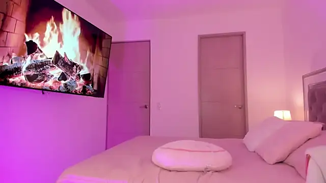 Snapshot of im_amberr chatting on 04-11-26, 12:04 im amberr online show from 04-11-26, 12:04