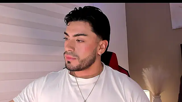 Alexander Diazz online show from 04-16-26, 01:12
