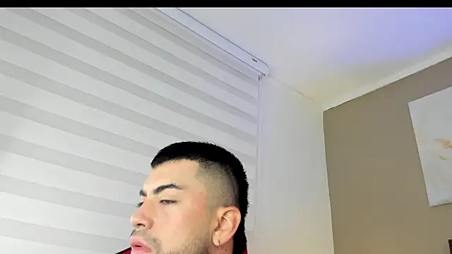 Alexander Diazz online show from 04-23-26, 01:35