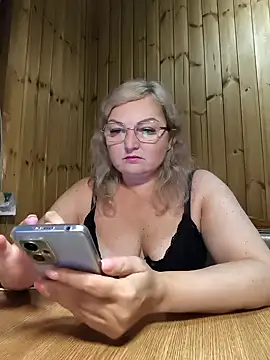 Snapshot of White-Chocolatte chatting on 05-19-26, 04:02 White-Chocolatte online show from 05-19-26, 04:02