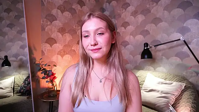 Snapshot of Emilicious chatting on 04-10-26, 05:56 Emilicious online show from 04-10-26, 05:56