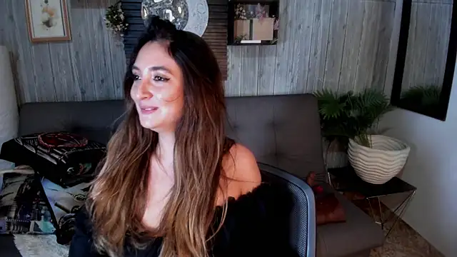 Snapshot of Alucarda666 chatting on 06-05-26, 06:52 Alucarda666 online show from 06-05-26, 06:52