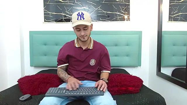 Snapshot of PowerLustX chatting on 05-12-26, 03:58 PowerLustX online show from 05-12-26, 03:58
