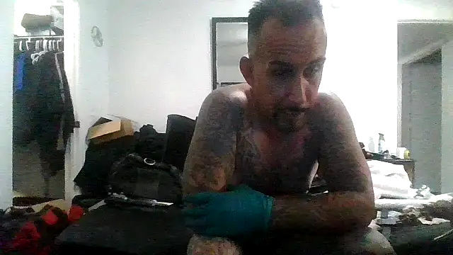 Snapshot of tenser59 chatting on 04-12-26, 07:57 tenser59 online show from 04-12-26, 07:57