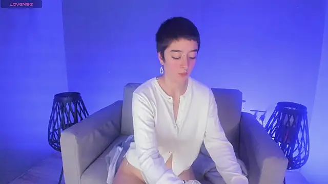 Snapshot of Atheena__ chatting on 05-07-26, 01:05 Atheena online show from 05-07-26, 01:05