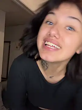 Snapshot of vickdaqui chatting on 04-09-26, 09:31 vickdaqui online show from 04-09-26, 09:31