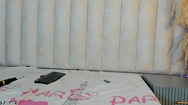 Anniee collins  online show from 04-09-26, 12:32