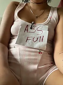 Brunette Dirty Messy online show from 04-22-26, 10:44