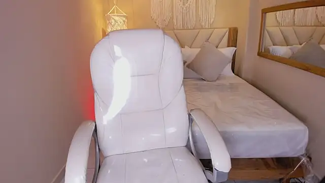 Snapshot of DulceAnngel chatting on 04-09-26, 04:56 DulceAnngel online show from 04-09-26, 04:56