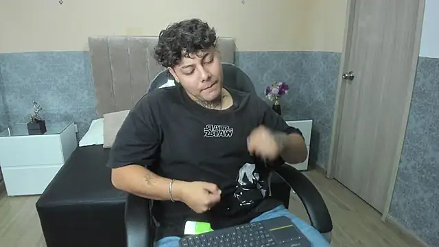 DAMON SALVATTORE online show from 04-10-26, 03:34