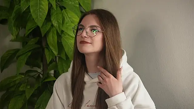 ToyaEssex online show from 04-09-26, 12:21