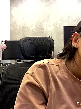 Hana-Parker online show from 05-15-26, 09:00