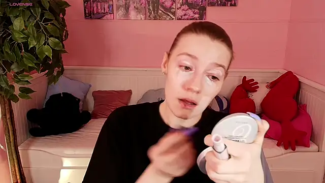 Snapshot of Vanessa___Lui chatting on 04-08-26, 02:50 Vanessa Lui online show from 04-08-26, 02:50