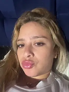 Snapshot of jade06_ chatting on 04-19-26, 03:50 jade06 online show from 04-19-26, 03:50