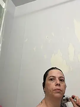 lily1982 online show from 05-25-26, 04:57