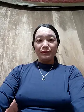 Snapshot of vanlucky2 chatting on 04-28-26, 02:49 vanlucky2 online show from 04-28-26, 02:49