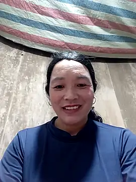 Snapshot of vanlucky2 chatting on 05-17-26, 12:52 vanlucky2 online show from 05-17-26, 12:52