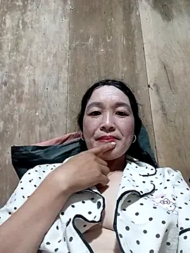 Snapshot of vanlucky2 chatting on 05-18-26, 04:07 vanlucky2 online show from 05-18-26, 04:07