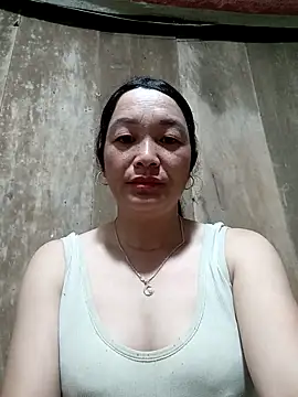 Snapshot of vanlucky2 chatting on 05-19-26, 11:11 vanlucky2 online show from 05-19-26, 11:11
