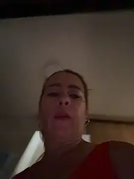 Snapshot of Natigoonzalez chatting on 05-02-26, 02:22 Natigoonzalez online show from 05-02-26, 02:22