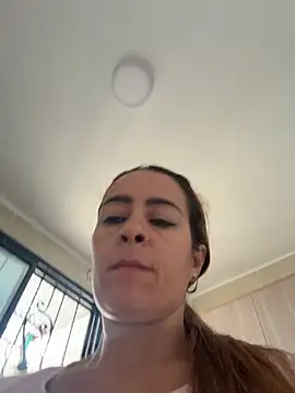 Snapshot of Natigoonzalez chatting on 05-06-26, 05:40 Natigoonzalez online show from 05-06-26, 05:40