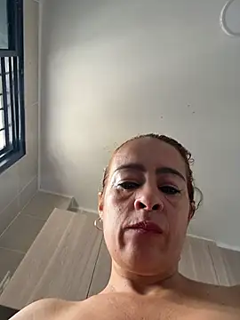 Snapshot of Natigoonzalez chatting on 05-23-26, 01:48 Natigoonzalez online show from 05-23-26, 01:48