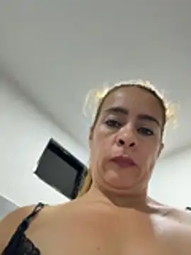 Snapshot of Natigoonzalez chatting on 05-31-26, 01:58 Natigoonzalez online show from 05-31-26, 01:58