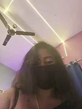Snapshot of Arohi_baby chatting on 05-23-26, 01:04 Arohi baby online show from 05-23-26, 01:04