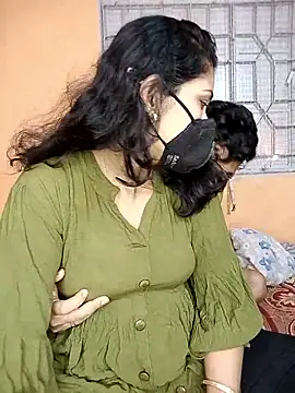 Snapshot of hornycouple096 chatting on 05-01-26, 10:31 hornycouple096 online show from 05-01-26, 10:31