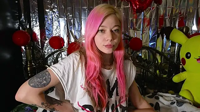 Sansarella online show from 02-19-25, 03:17