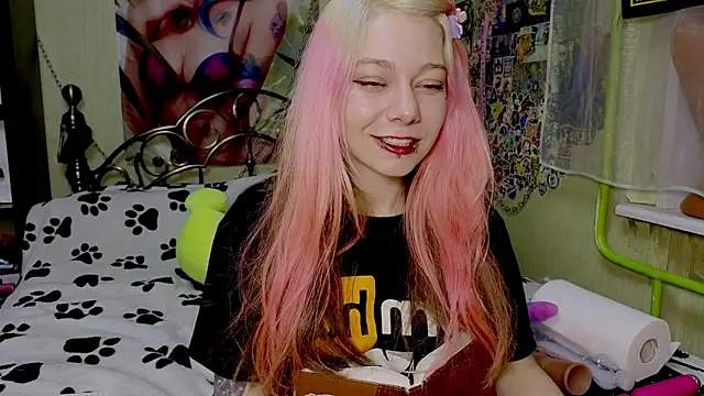 Sansarella online show from 03-22-25, 05:09