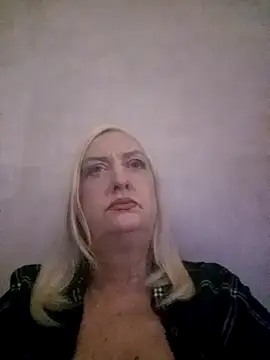 Julia20X online show from 04-08-26, 06:41