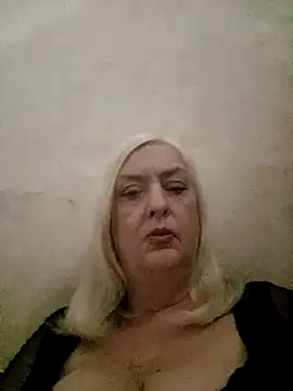 Julia20X online show from 04-18-26, 07:58