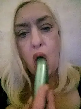 Julia20X online show from 04-21-26, 04:01